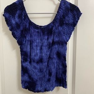 One size fits all scrunch top